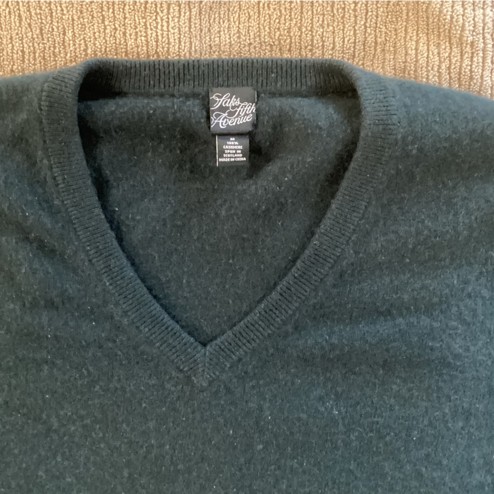 SFA Men's Dark Green Cashmere V-Neck Sweater